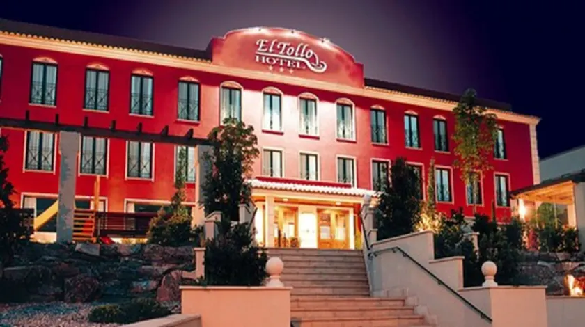 El Tollo Hotel - Image 1