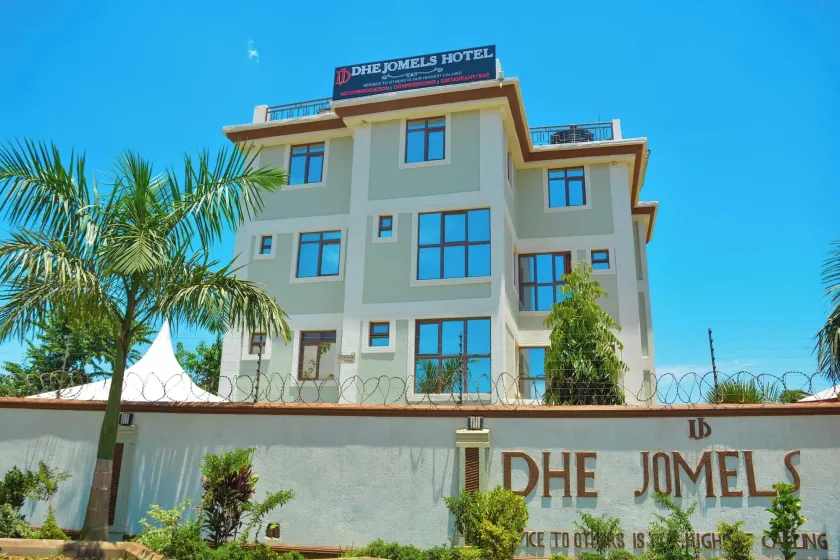 DHE Jomels Hotel - Image 1