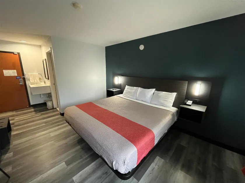 Studio 6 Suites Urbana, IL - Image 1
