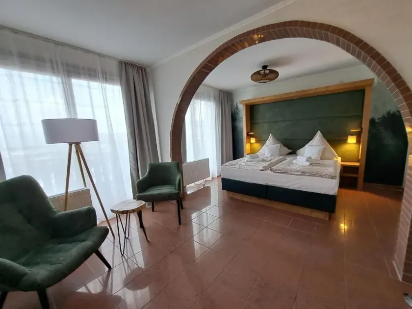 Hotel Wernerwald - Restaurant, Wellness & Events - Image 1