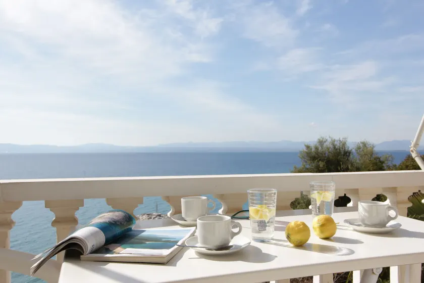 Apollon Apartments - Image 1
