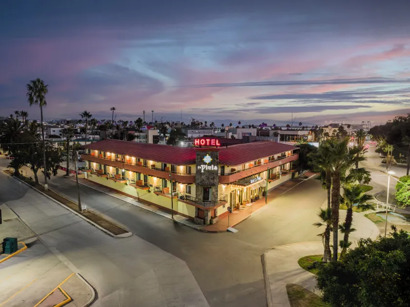La Pinta Hotel - Image 1