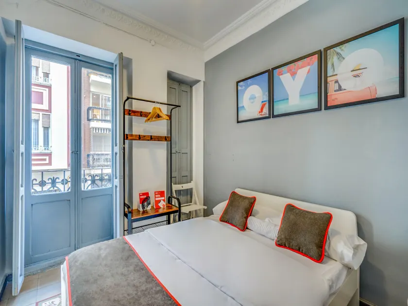 OYO Ruzafa Guesthouse - Image 1