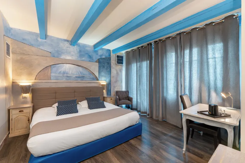 Hôtel Ermitage Avignon - Image 1