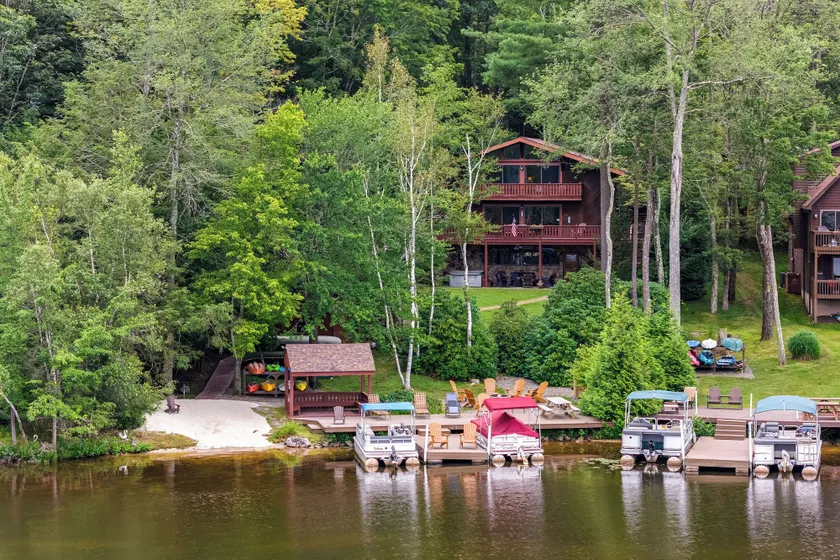 Beech Mt Lakefront Gem! Hot Tub, Kayaks, Billiards - Image 1