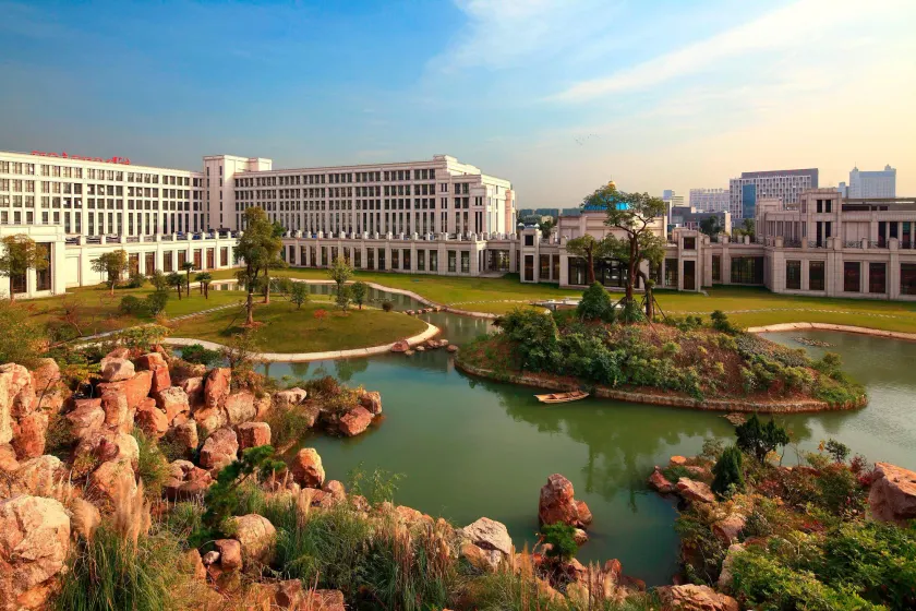 Sheraton Jiangyin Hotel - Image 1