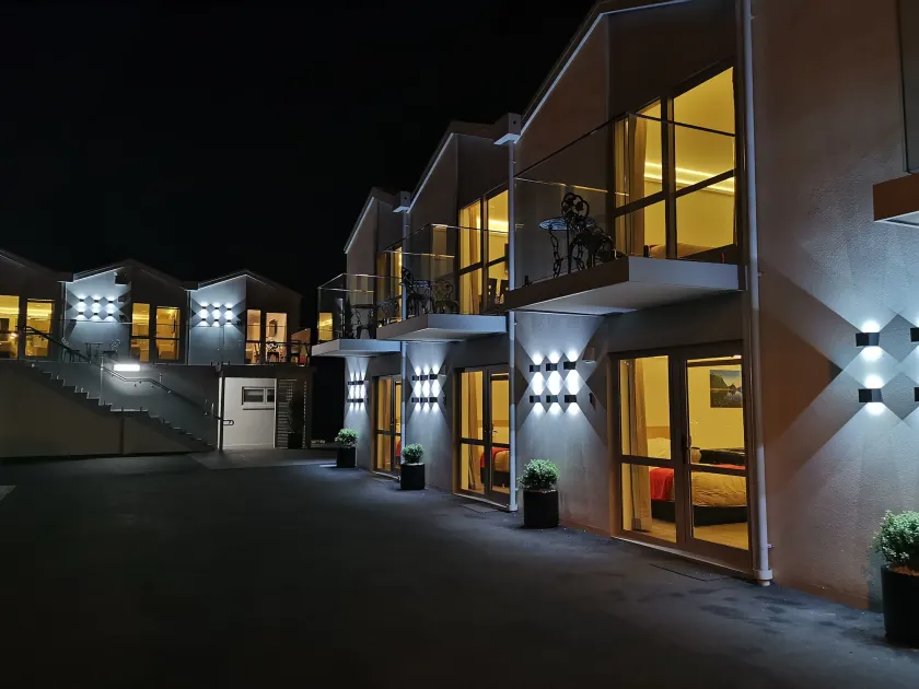V Motel - Image 1