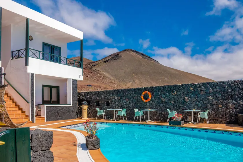Appartement convivial et familial avec terrasse et internet haut débit | Vue mer | Parfait pour le travail à distance - Image 1