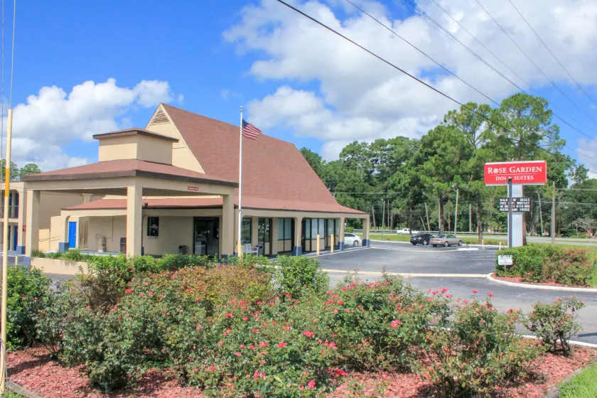 Rose Garden Inn & Suites Thomasville - Image 1