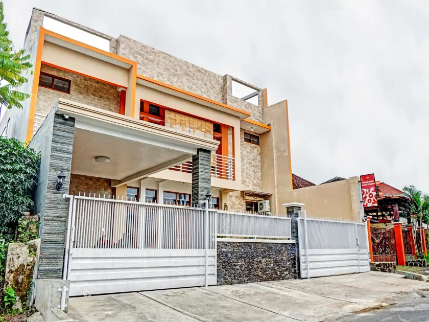 Hotel O Avisha Guest House Syariah - Image 1