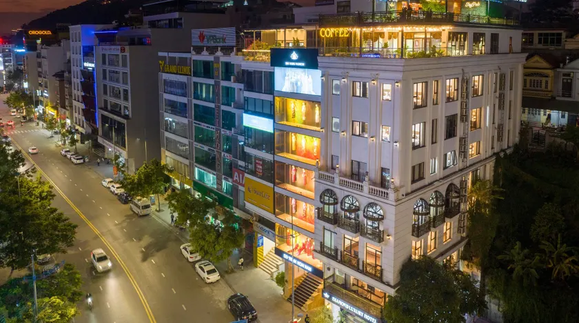 Diamond Luxury Hotel - Image 1