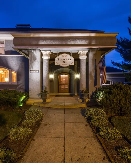 Stewart Inn - Image 1
