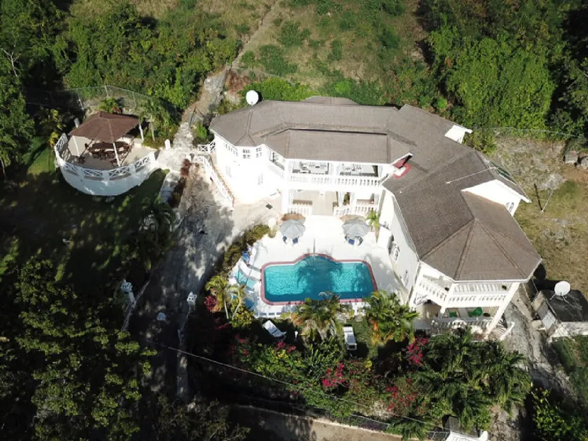 Sea Symphony Villa - Image 1