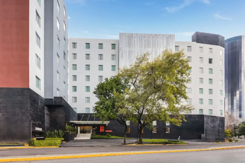 Fiesta Inn Express Naucalpan - Image 1