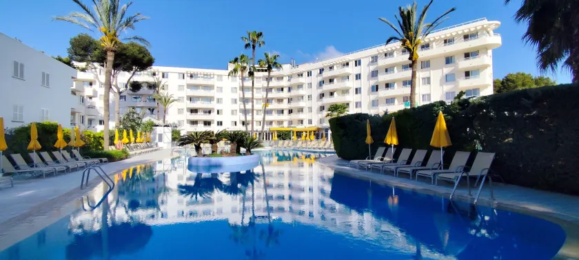 Hotel Ivory Playa Sports & Spa - Image 1