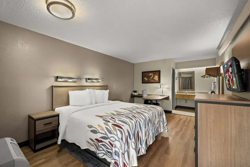Red Roof Inn Detroit - Royal Oak/Madison Heights - Image 1