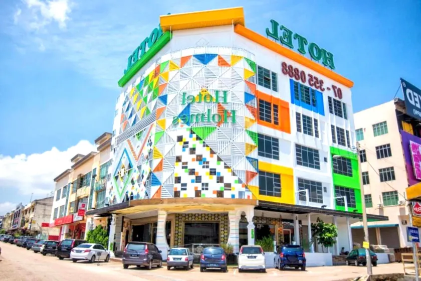 Hotel Holmes Johor Jaya - Image 1