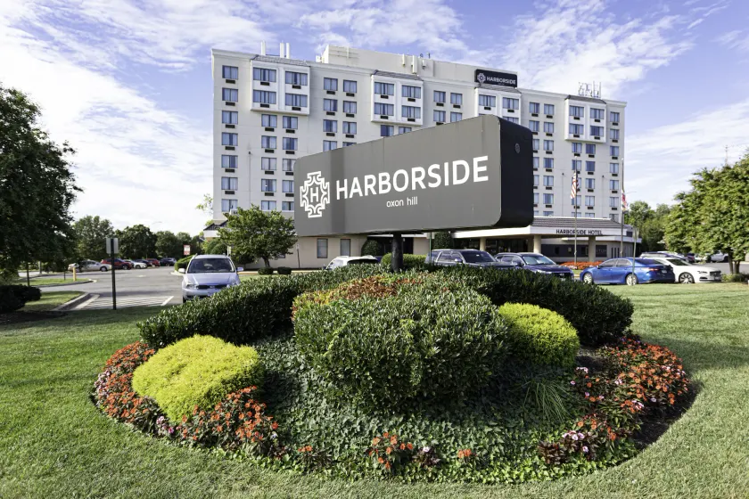 Harborside Hotel - Image 1
