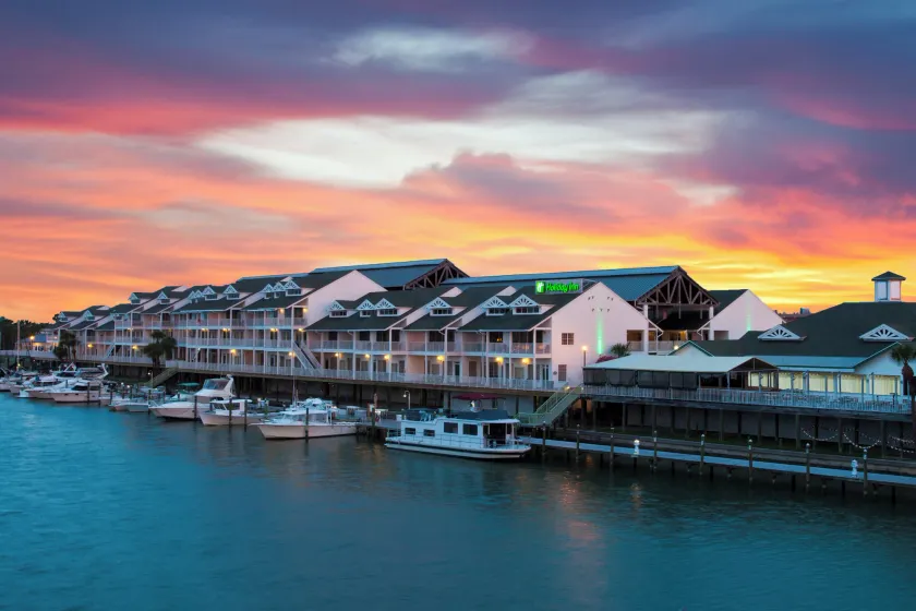 Holiday Inn & Suites Clearwater Beach S-Harbourside - Image 1