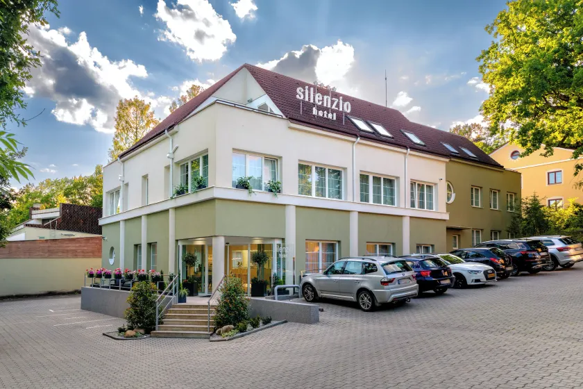 Hotel Silenzio - Image 1