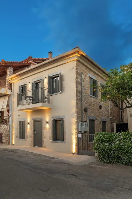 Cardamilia Suites - Image 1