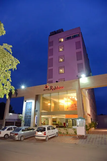 Hotel Rajshree & Spa - Image 1