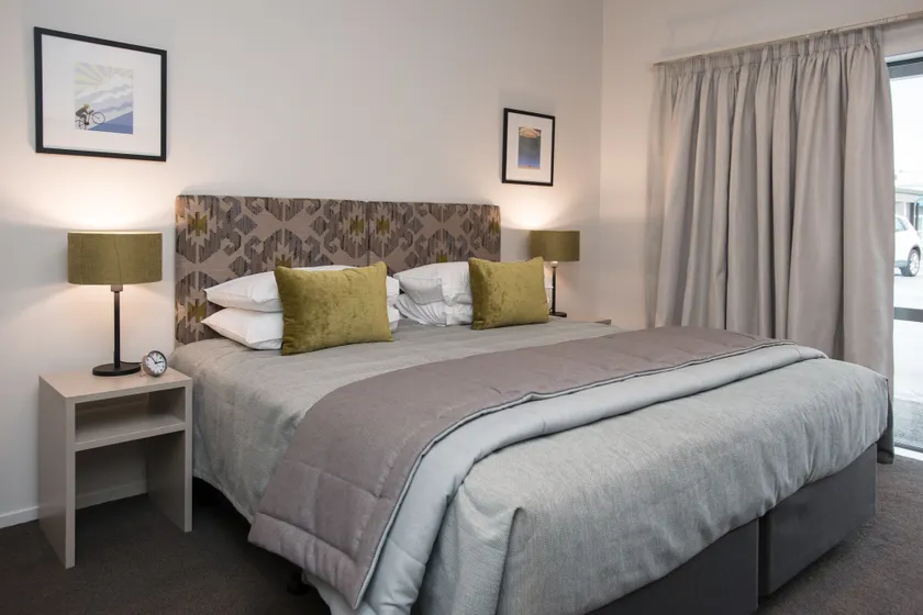 Pedlars Motel - Image 1