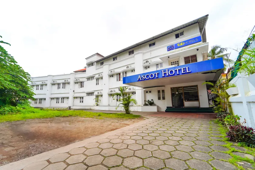 Ascot Hotel - Image 1