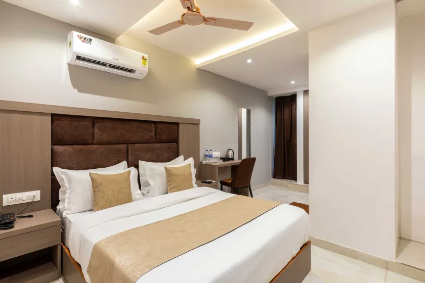 Hotel MetroMax Andheri - Image 1
