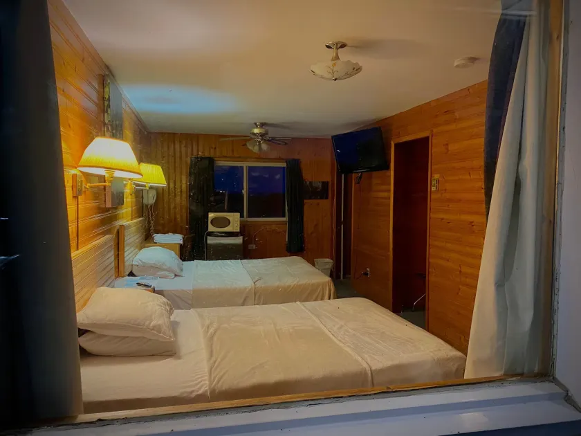Hillcrest Motel - Image 1