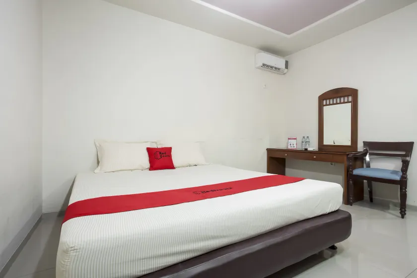 RedDoorz @ Panglima Sudirman - Image 1