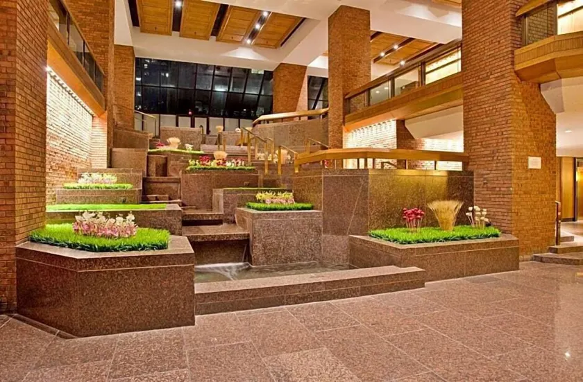 Wyndham Gatineau-Ottawa & Conference Centre - Image 1