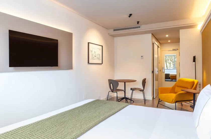 Suites Viena Plaza de España - Image 1