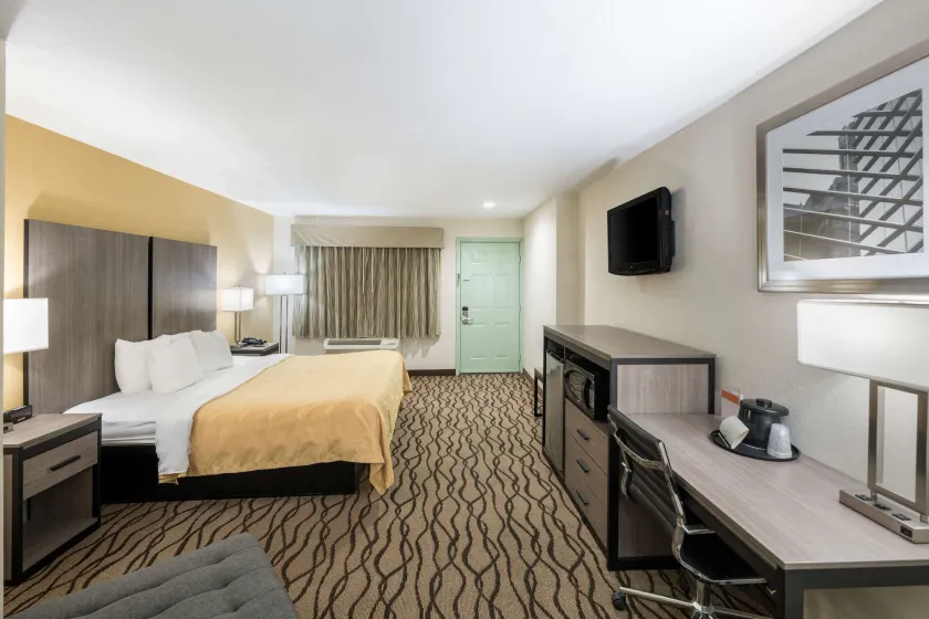 Quality Inn Fort Stockton - Image 1