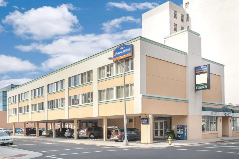 Howard Johnson by Wyndham Atlantic City - Image 1