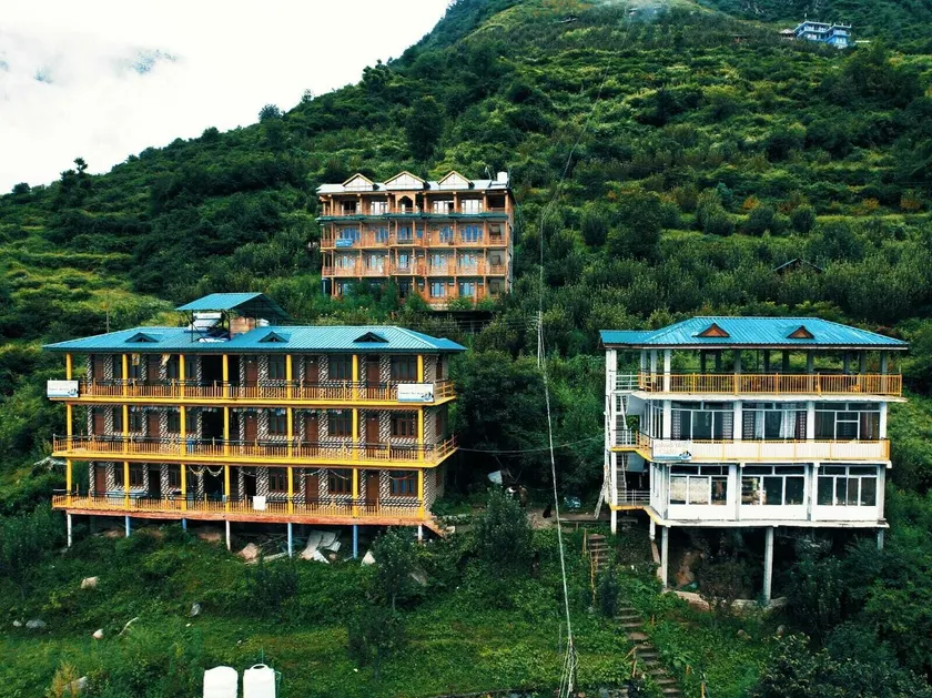 Pahadi Bliss Hotel Hostel Tosh - Image 1