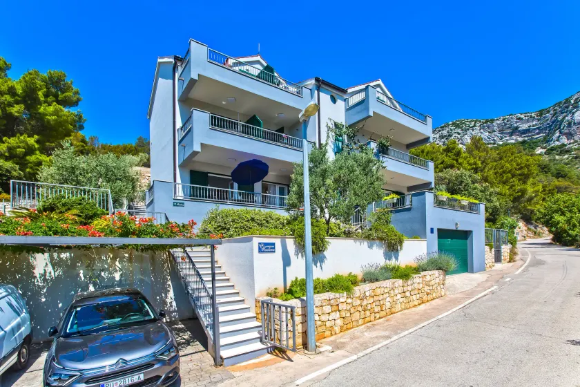 Apartments Maslina - Image 1