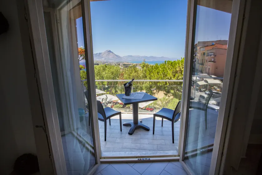 Belvedere Rent Rooms - Image 1
