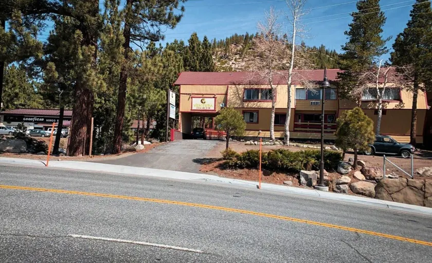 Ventura Grand Inn - Image 1