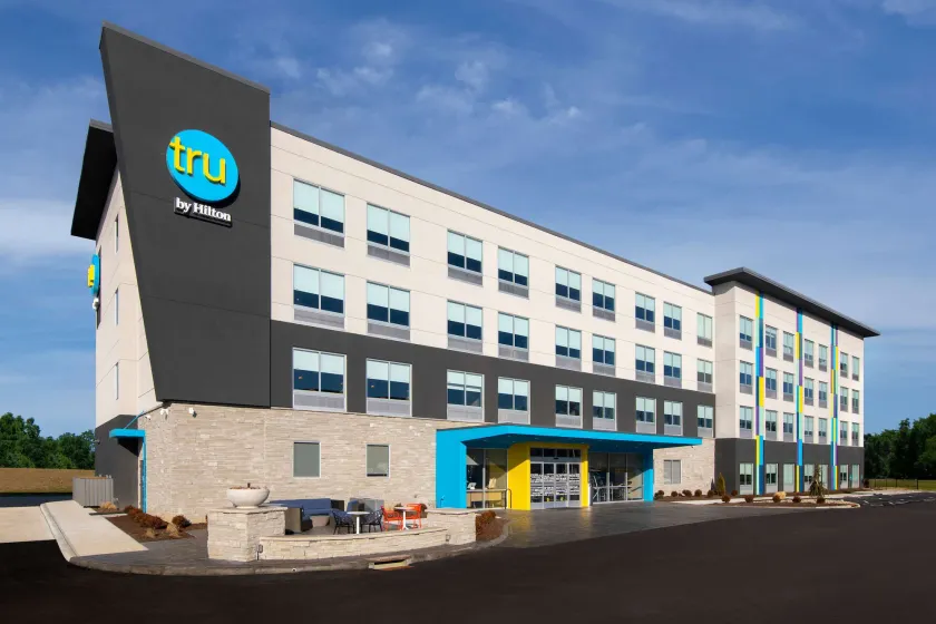 TRU BY Hilton Sharonville - Image 1