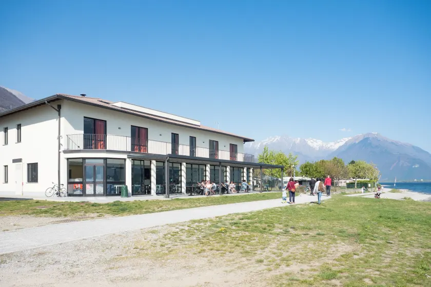 Lake Como Beach Hostel - Image 1