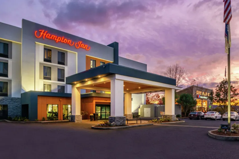 Hampton Inn Eugene - Image 1