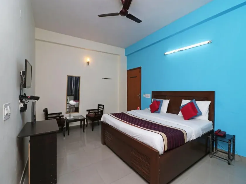 Hotel Akash Palace - Image 1