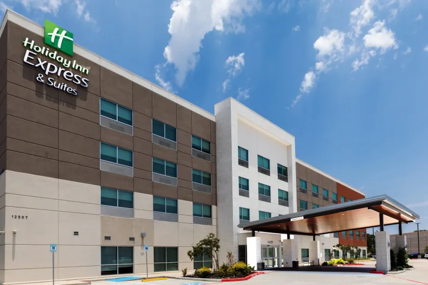 Holiday Inn Express & Suites - Stafford NW - Sugar Land by IHG - Image 1