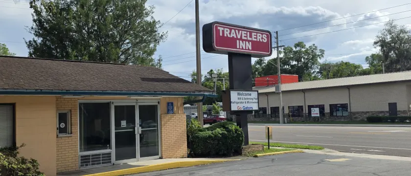 Travelers Inn Gainesville - Image 1