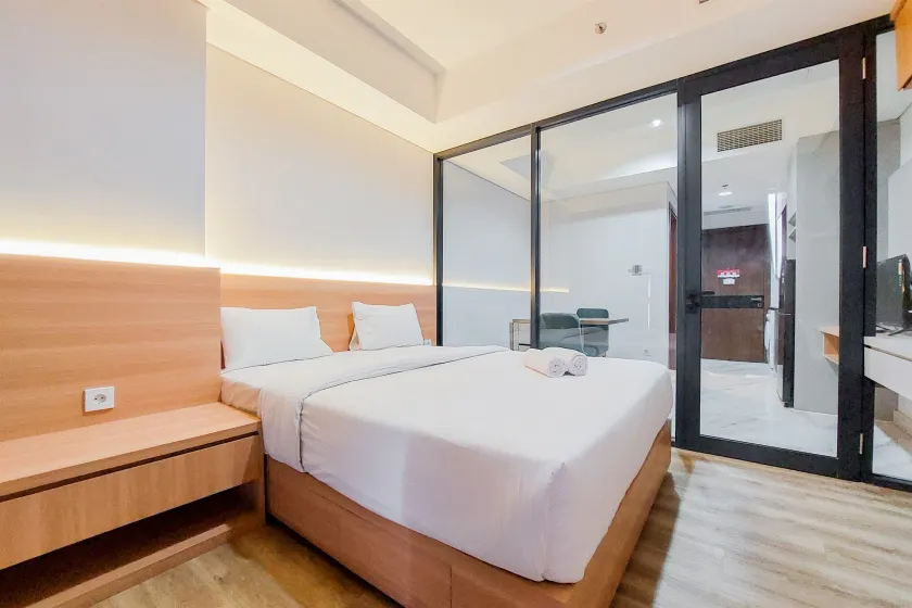 Gorgeous 1BR Apartment at The Smith Alam Sutera By Travelio - Image 1