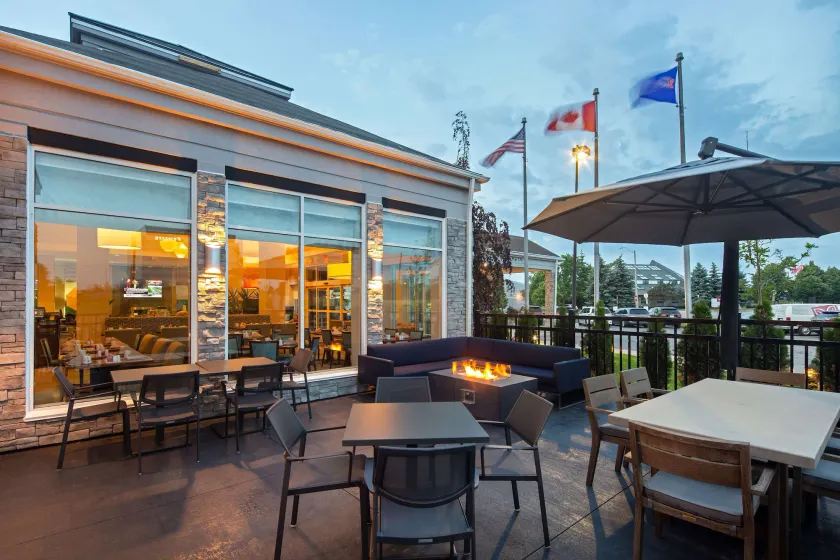 Hilton Garden Inn Toronto/Oakville - Image 1