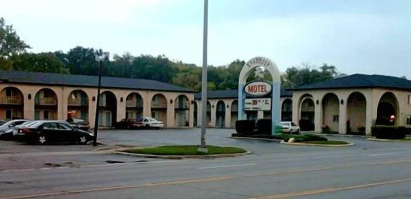 Stardust Motel - Image 1