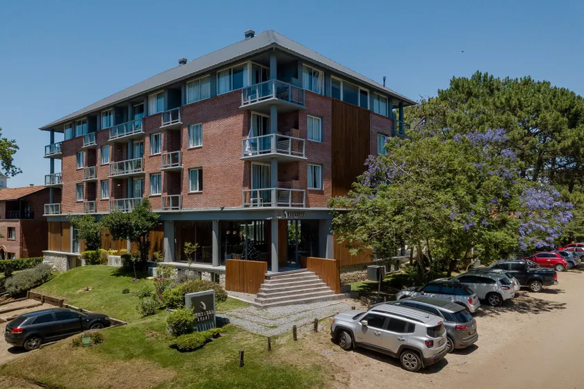 Destinar Apart Hotel - Image 1