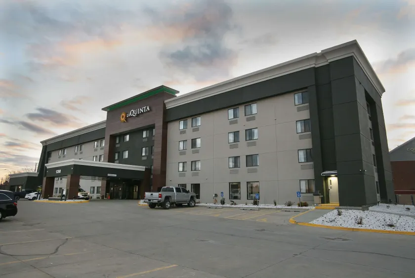 La Quinta by Wyndham Des Moines West Clive - Image 1